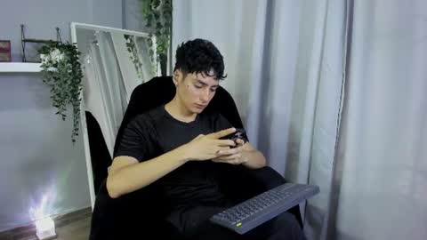 Snapshot of sebas_rosse chatting on 07.16.26 sebastian online show from 07.16.26