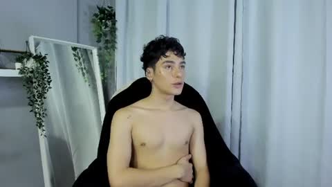 Snapshot of sebas_rosse chatting on 07.18.26 sebastian online show from 07.18.26