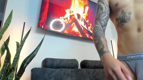 Snapshot of sebas_w01 chatting on 12.31.24 sebastian online show from 12.31.24