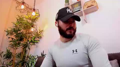Snapshot of sebastianvilla__ chatting on 07.10.26 Instagram jeanpaulfit online show from 07.10.26
