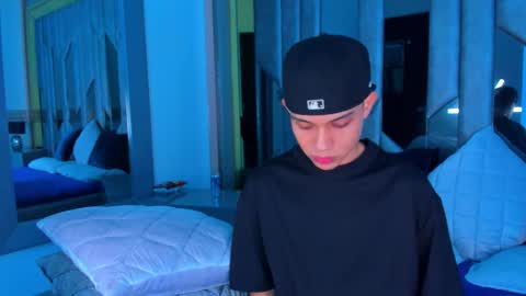 Sebastian online show from 09.16.25