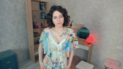 Snapshot of secret_des1res chatting on 05.14.26 Mia online show from 05.14.26