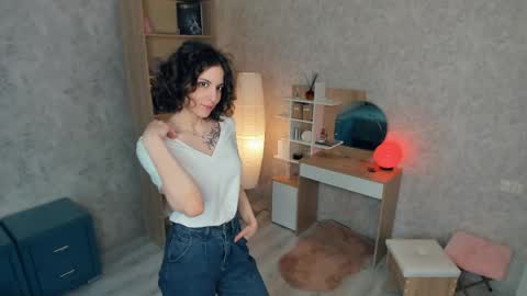 Snapshot of secret_des1res chatting on 05.15.26 Mia online show from 05.15.26