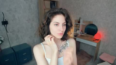 Snapshot of secret_des1res chatting on 05.22.26 Mia online show from 05.22.26