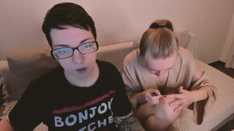 Snapshot of secret_dreams_ chatting on 04.18.26 Amanda and pair in a real life we love each other but can play with you online show from 04.18.26