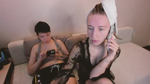 Snapshot of secret_dreams_ chatting on 05.20.26 Amanda and pair in a real life we love each other but can play with you online show from 05.20.26