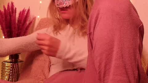 Anni online show from 12.26.24