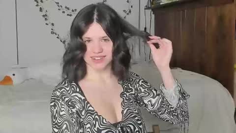 Snapshot of secretqueen_x chatting on 02.15.25 Anna online show from 02.15.25