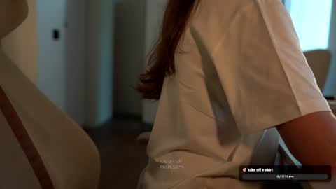 Snapshot of secrets_eli chatting on 06.19.26 Eliz online show from 06.19.26