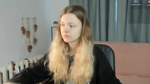 Snapshot of secrettier chatting on 06.18.26 secrettier online show from 06.18.26