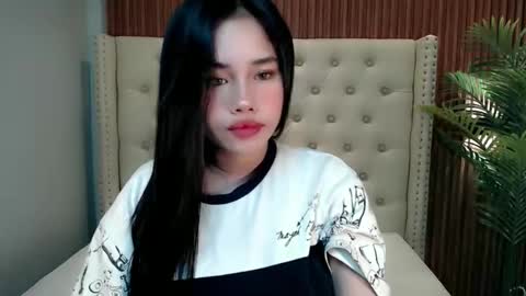 Snapshot of seductive_akira chatting on 10.20.25 Akira online show from 10.20.25