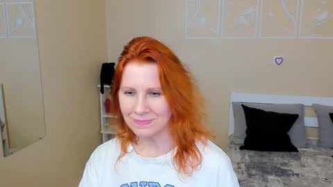 Snapshot of seductive_foxy_ chatting on 02.14.26 seductive_foxy_ online show from 02.14.26