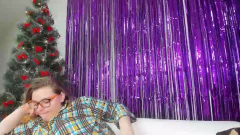 Snapshot of seductive_she_wolf chatting on 01.11.25 seductive_she_wolf online show from 01.11.25