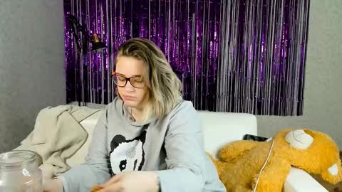 Snapshot of seductive_she_wolf chatting on 03.02.25 seductive_she_wolf online show from 03.02.25