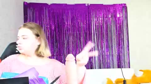 Snapshot of seductive_she_wolf chatting on 03.05.25 seductive_she_wolf online show from 03.05.25