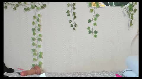 Snapshot of seductive_she_wolf chatting on 09.27.25 seductive_she_wolf online show from 09.27.25