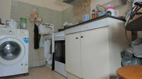 Snapshot of seductive_she_wolf chatting on 10.22.25 seductive_she_wolf online show from 10.22.25