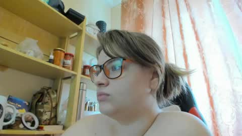 Snapshot of seductive_she_wolf chatting on 04.23.26 seductive_she_wolf online show from 04.23.26