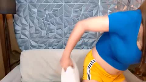 Lala online show from 02.20.25