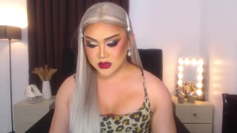 Natalie Mefford online show from 02.16.25