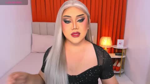 Natalie Mefford online show from 03.07.25