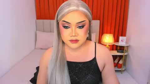 Natalie Mefford online show from 03.08.25