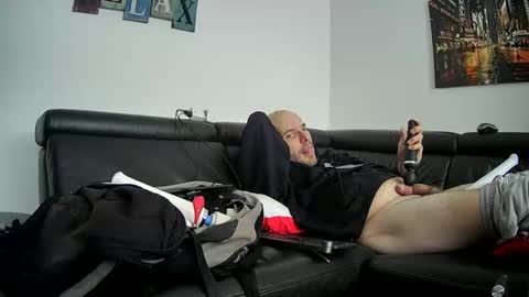 Sebastian online show from 01.04.25