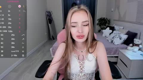 Snapshot of seiko_swan chatting on 03.11.26 Lucia Lucy online show from 03.11.26