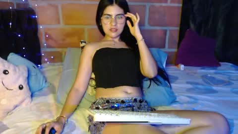 Snapshot of seleena_01 chatting on 04.06.26 seleena_01 online show from 04.06.26