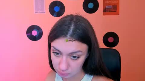 Snapshot of selena_crystal chatting on 07.18.26 selena online show from 07.18.26