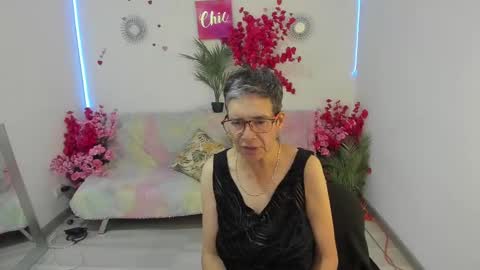 Selena online show from 09.18.25