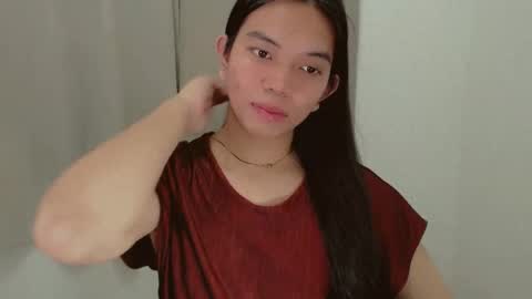 Snapshot of selena_fuckdoll chatting on 12.17.24 Selena online show from 12.17.24