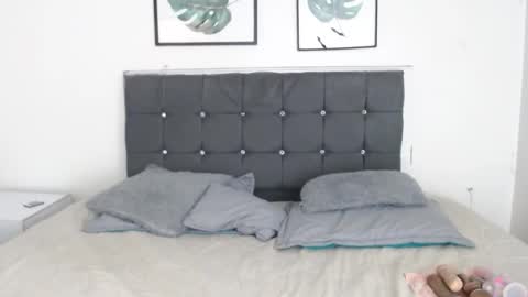 Selena online show from 12.18.25