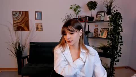 Snapshot of selenadearden chatting on 02.28.25 Selena ntmy online show from 02.28.25