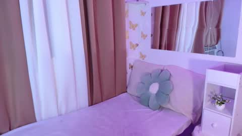 Snapshot of selenareyes chatting on 09.14.25 JC online show from 09.14.25