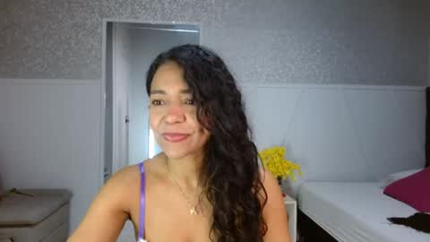 Snapshot of selene_bubble chatting on 04.18.26 Selene online show from 04.18.26