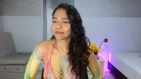 Snapshot of selene_bubble chatting on 04.30.26 Selene online show from 04.30.26