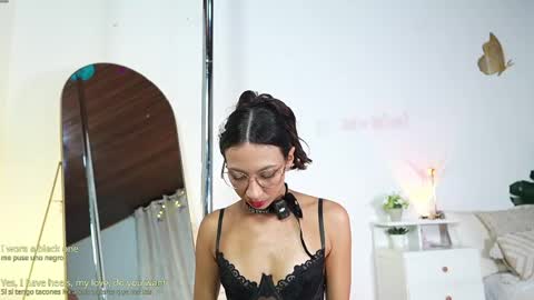 Snapshot of selene_starkk chatting on 05.01.26 Sel Your Little butterfly online show from 05.01.26