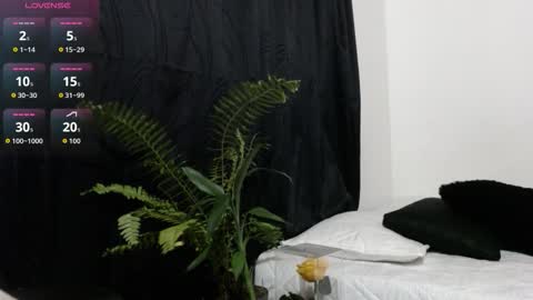 INDEPENDENT  model Instagram  selenevega08 online show from 10.08.25