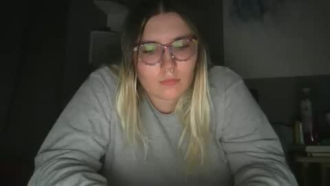 Selene online show from 09.17.25