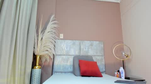 Selene Lujan online show from 12.03.25