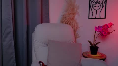 Selene Nova online show from 04.07.26