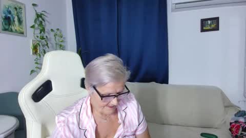 Selenna online show from 11.27.25