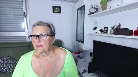 Selenna online show from 06.09.26