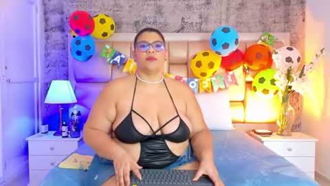 Snapshot of selennacooper chatting on 06.30.26 Selenna Cooper online show from 06.30.26