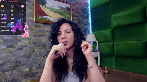 Snapshot of selensummer chatting on 04.22.26 Selen online show from 04.22.26