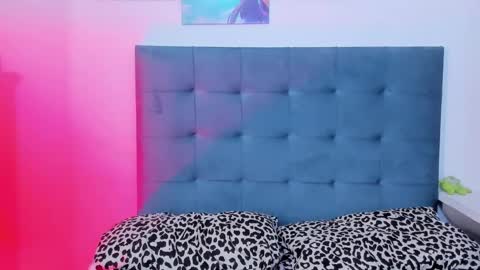 Snapshot of seline_wolf chatting on 09.15.25 Selene online show from 09.15.25