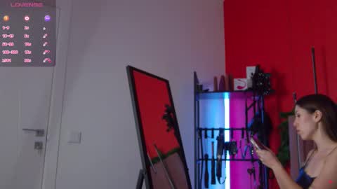 Nicole online show from 11.28.25