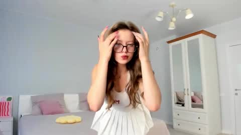 Snapshot of sen0_rita chatting on 10.27.25 Ami online show from 10.27.25