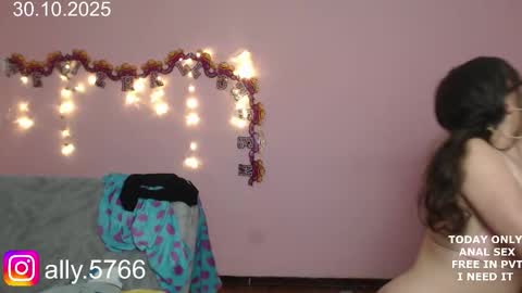 Snapshot of senshiboy666 chatting on 10.31.25 Your Boys online show from 10.31.25